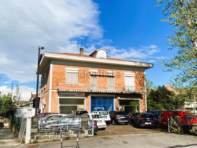Appartamento in vendita di 108 m² in Via A. dall&apos Aglio, 1