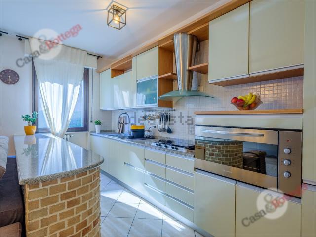 Appartamento in vendita di 108 m² in Via A. Moro, 19