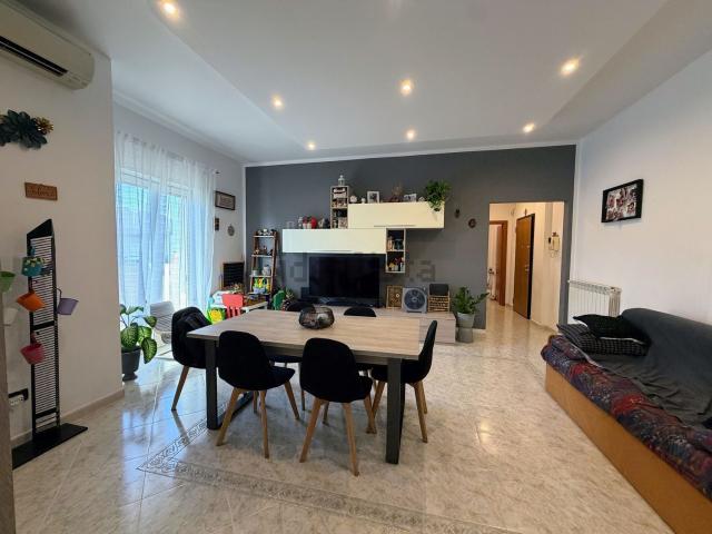 Appartamento in vendita di 108 m² in Via Angeli di Beslan, 10