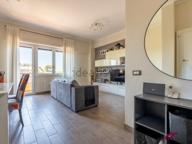 Appartamento in vendita di 108 m² in Via Ardeatina, 1251
