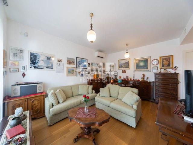 Appartamento in vendita di 108 m² in Via Bramante da Urbino, 14