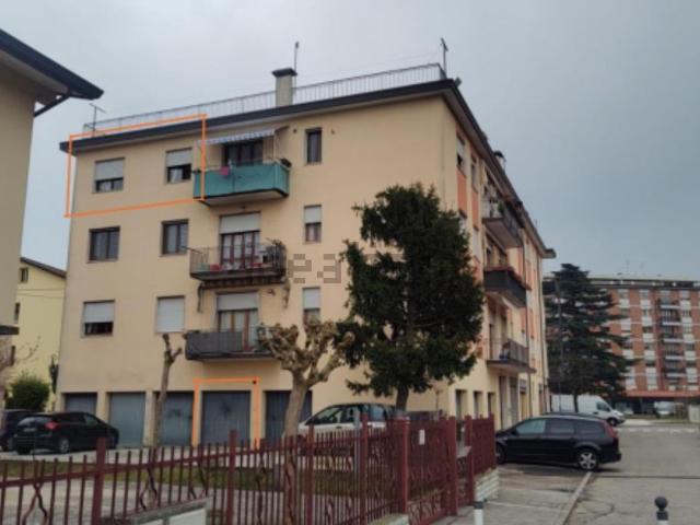 Appartamento in vendita di 108 m² in Via Gardone