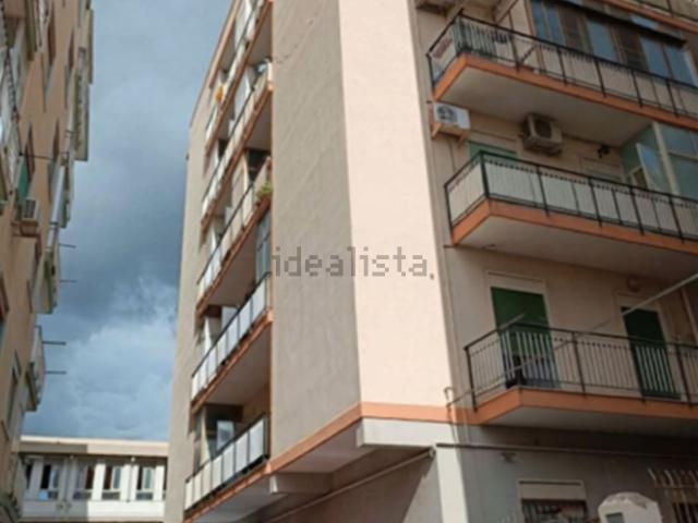 Appartamento in vendita di 108 m² in Via Giuseppe Bottone, 1