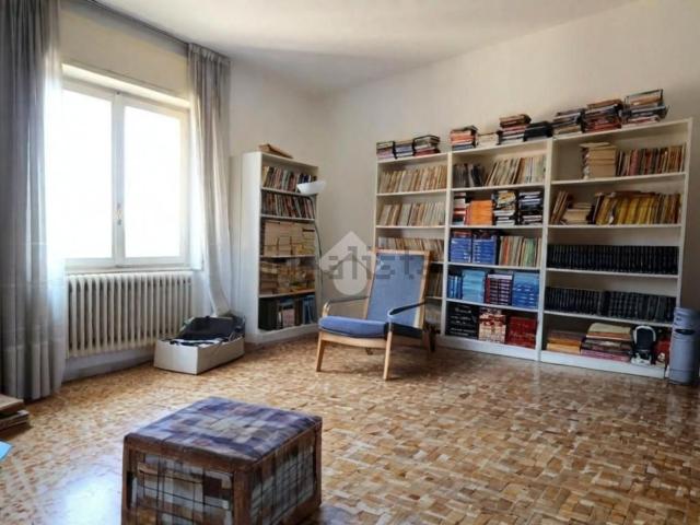 Appartamento in vendita di 108 m² in Via Giacomo Matteotti, 25