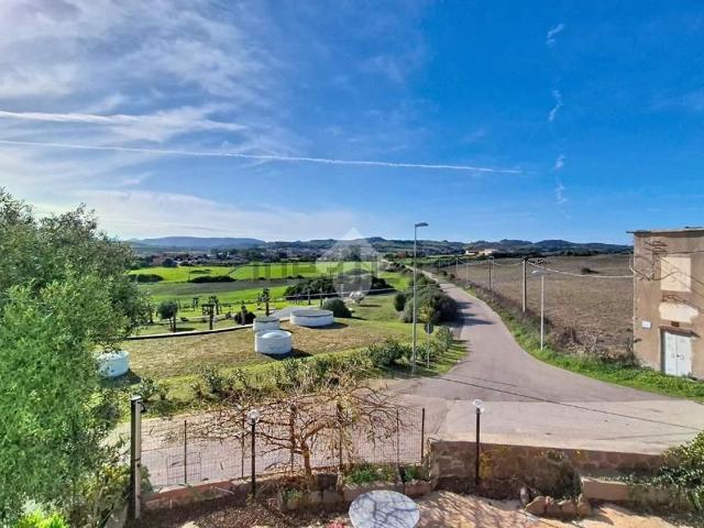 Appartamento in vendita di 108 m² in Via Dettori, 3