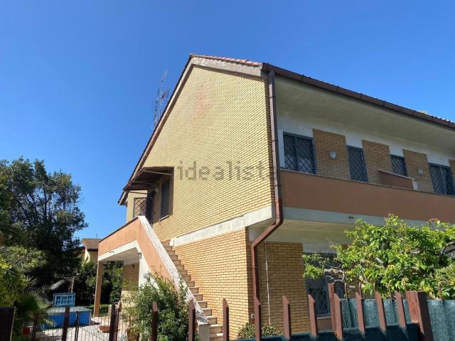 Appartamento in vendita di 108 m² in Via dei Giacinti