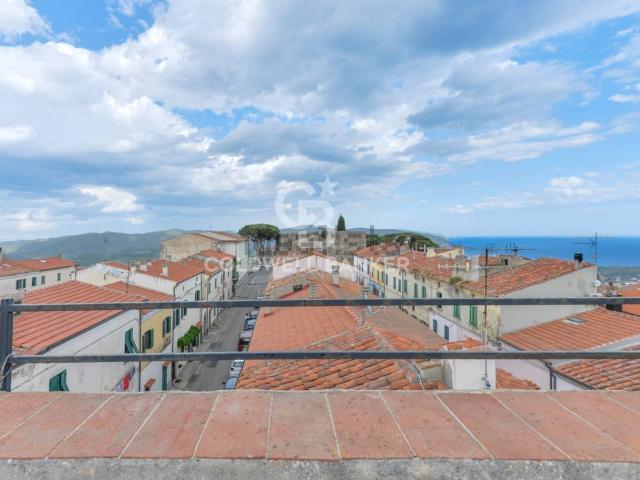 Appartamento in vendita di 108 m² in Via del Mare