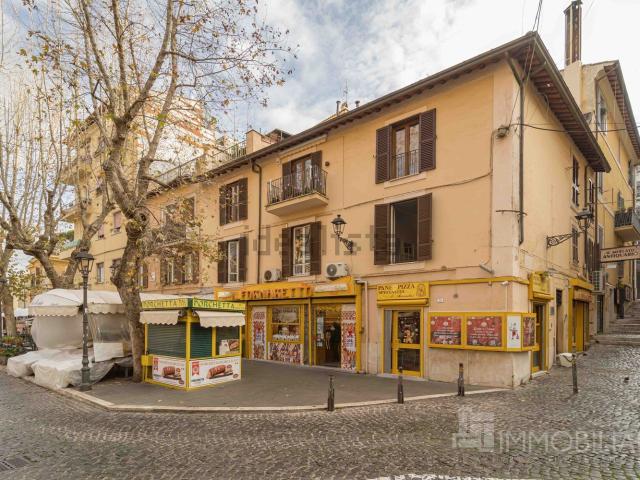 Appartamento in vendita di 108 m² in Via del Mercato