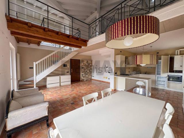 Appartamento in vendita di 108 m² in Via del Fontanino, 5