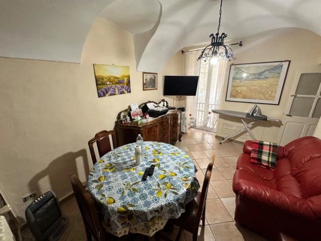 Appartamento in vendita di 108 m² in Via delle Scuole, 7