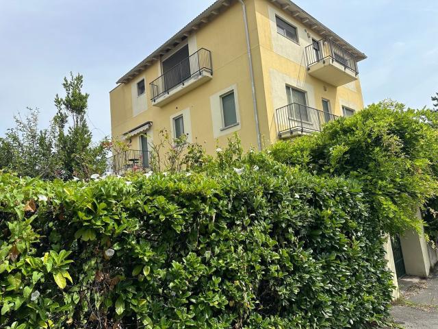 Appartamento in vendita di 108 m² in Via delle Rose