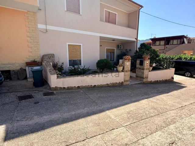 Appartamento in vendita di 108 m² in Via delle Vigne, 10