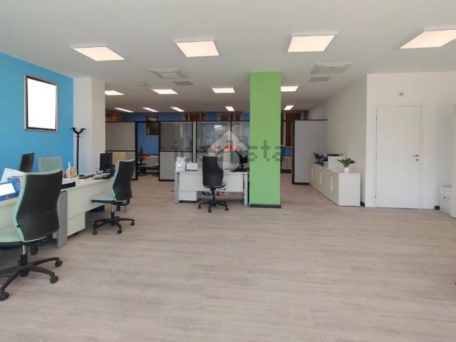 Appartamento in vendita di 108 m² in Via di Roma, 266