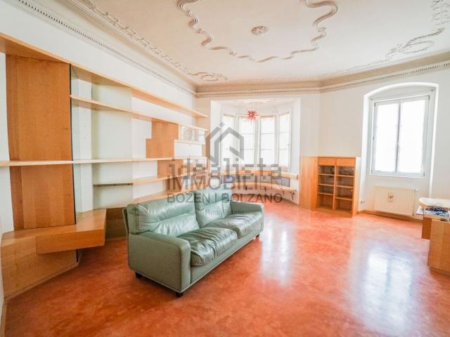 Appartamento in vendita di 108 m² in Via Dr. Streiter, 47