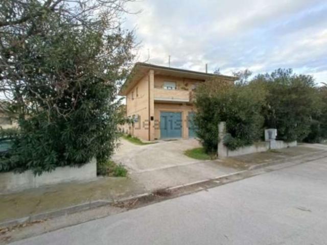 Appartamento in vendita di 108 m² in Via Emilio Lusso