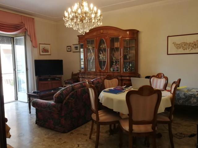 Appartamento in vendita di 108 m² in Via Edmondo de Amicis, 20