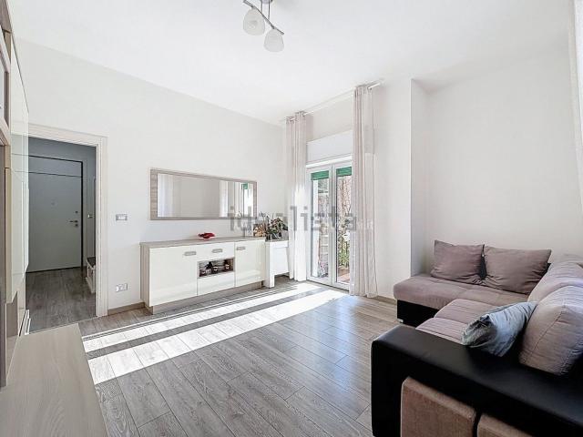 Appartamento in vendita di 108 m² in Via F. de Rosa, 7