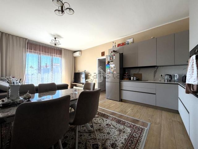 Appartamento in vendita di 108 m² in Via F. Meneghezzi, 15