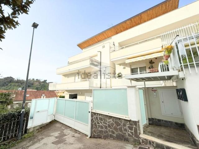 Appartamento in vendita di 108 m² in Via Famiglia Carota, 15