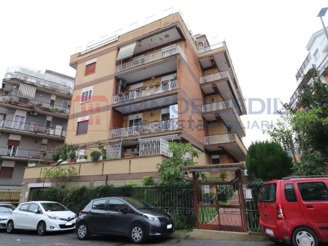 Appartamento in vendita di 108 m² in Via Filippo Vassalli, 25
