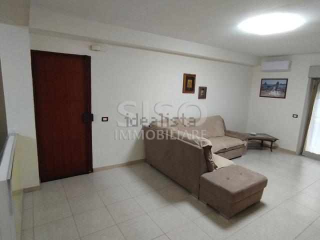 Appartamento in vendita di 108 m² in Via Finocchiari, 114