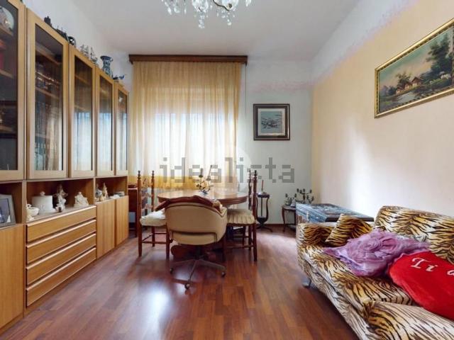 Appartamento in vendita di 108 m² in Via Francesco Petrarca, 7