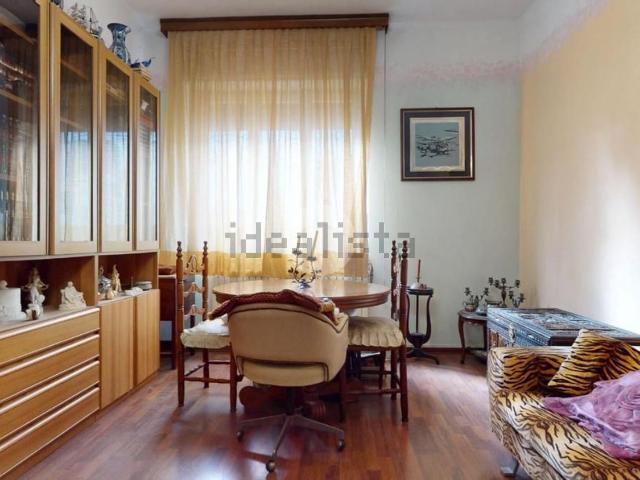 Appartamento in vendita di 108 m² in Via Francesco Petrarca, 7