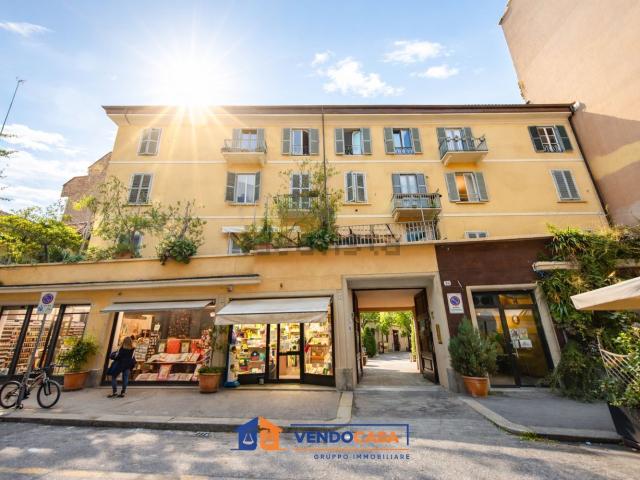 Appartamento in vendita di 108 m² in Via Fratelli Carle, 46