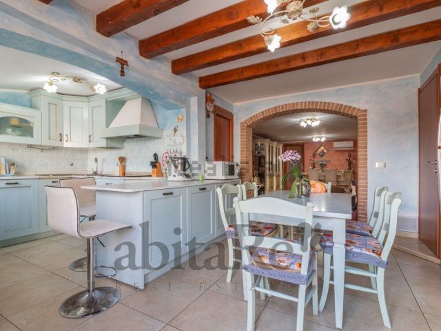 Appartamento in vendita di 108 m² in Via Halesus