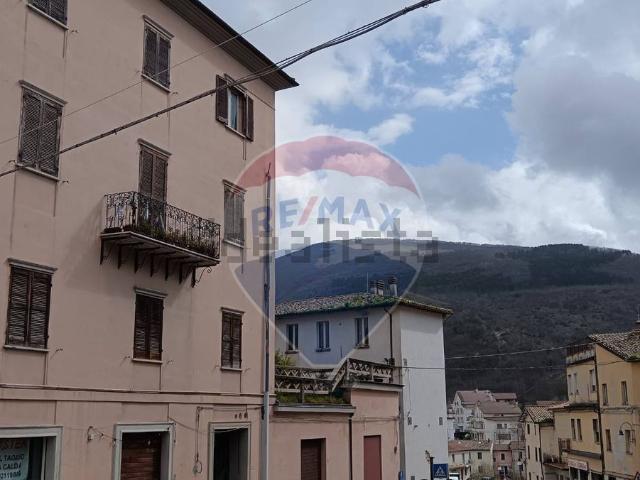 Appartamento in vendita di 108 m² in Via Ippolito Borghesi, 38