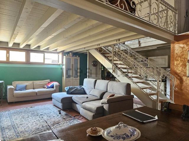 Appartamento in vendita di 108 m² in Via IV Novembre