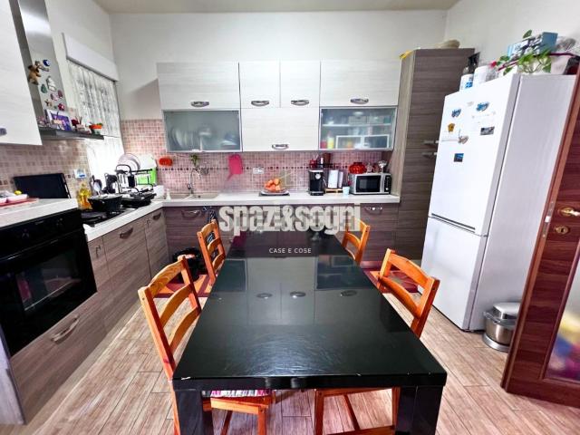 Appartamento in vendita di 108 m² in Via Legione Antonini, 165