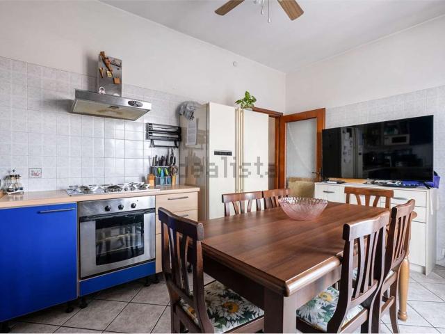 Appartamento in vendita di 108 m² in Via Molise, 26