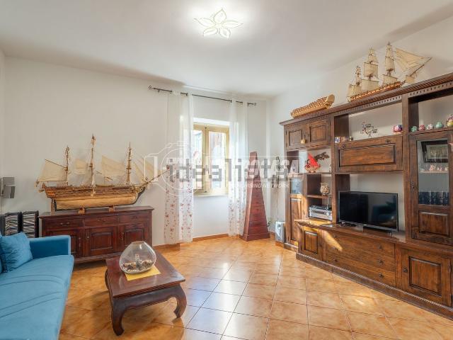 Appartamento in vendita di 108 m² in Via Massimo D&apos Azeglio, 22