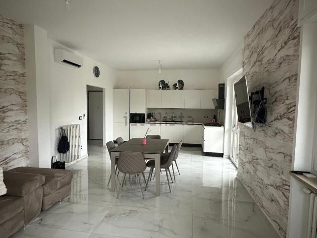Appartamento in vendita di 108 m² in Via Michelangelo Buonarroti, 5
