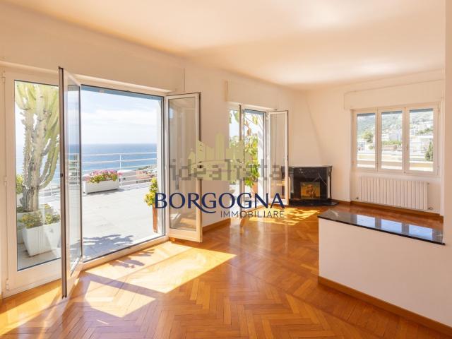 Appartamento in vendita di 108 m² in Via Padre Semeria, 160