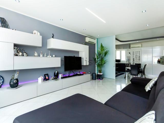 Appartamento in vendita di 108 m² in Via Pisino