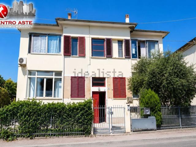 Appartamento in vendita di 108 m² in Via Roma