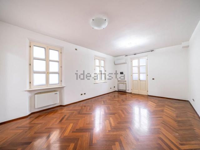 Appartamento in vendita di 108 m² in Via Trento, 1