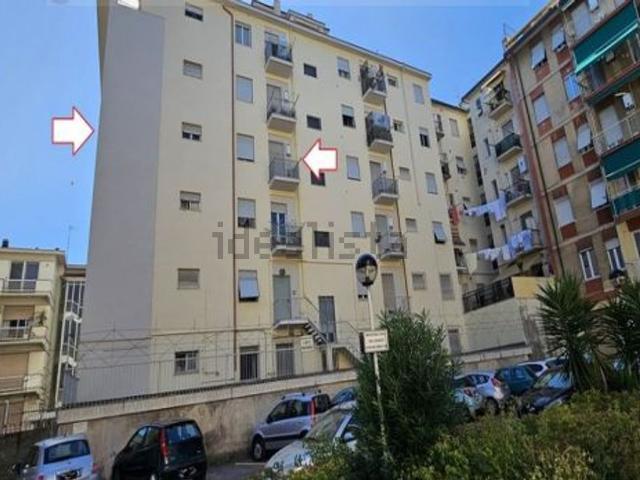 Appartamento in vendita di 108 m² in Via Ugo Foscolo