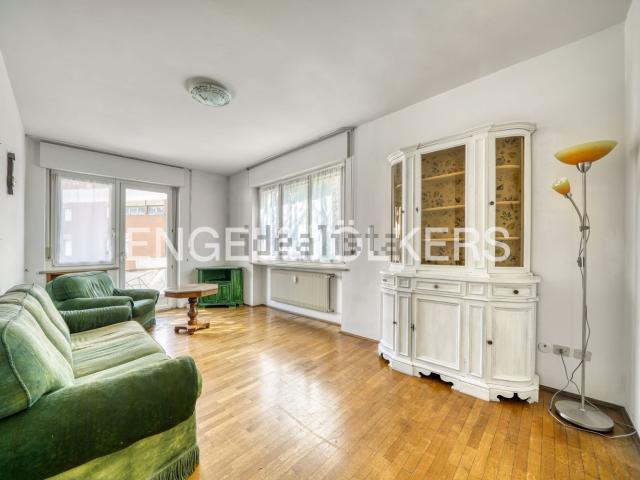 Appartamento in vendita di 108 m² in Via Ugo Foscolo, 9