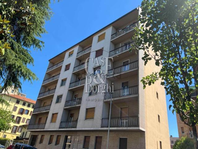 Appartamento in vendita di 108 m² in Via Vittorio Veneto, 36