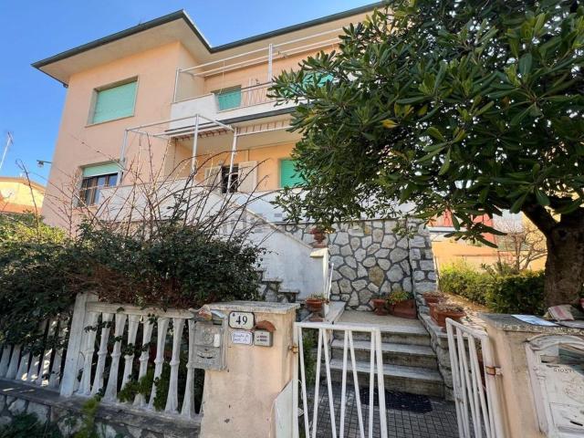 Appartamento in vendita di 108 m² in Via Vincenzo Bellini