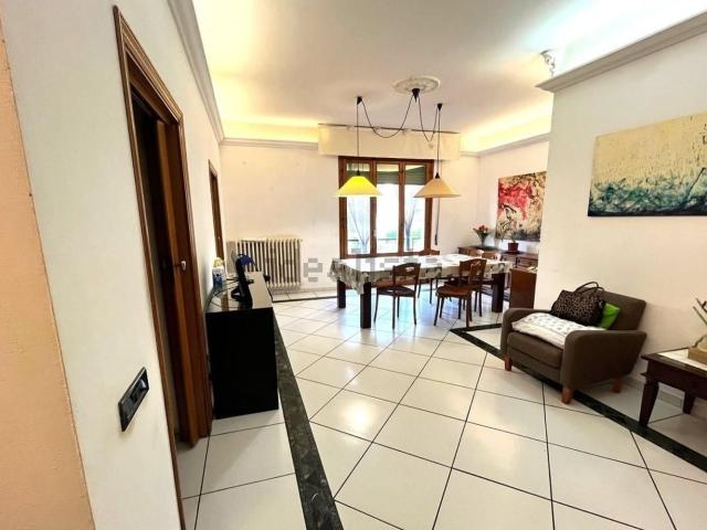 Appartamento in vendita di 108 m² in Viale della Repubblica