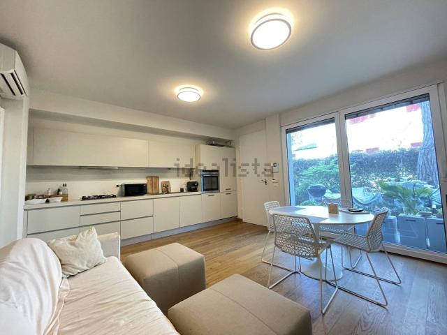 Appartamento in vendita di 108 m² in Viale delle Palme, 64