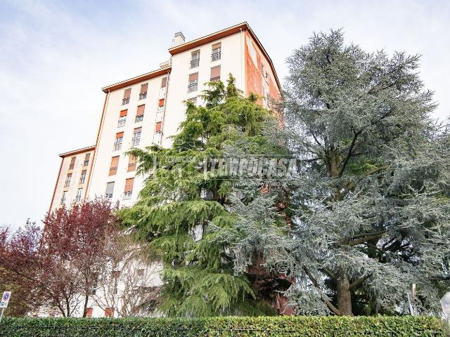 Appartamento in vendita di 108 m² in Viale Monte Grappa