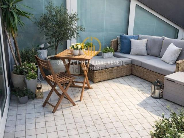 Appartamento in vendita di 108 m² in Viale Monte Grappa