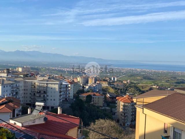 Appartamento in vendita di 108 m² in Vico VIII Rimembranze, 34