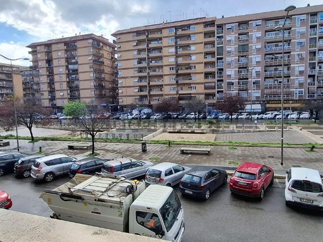 Appartamento in vendita di 108 m² in Largo Agosta, 40