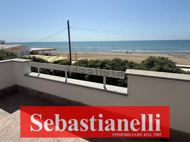 Appartamento in vendita di 108 m² in Lungomare Celeste, 19